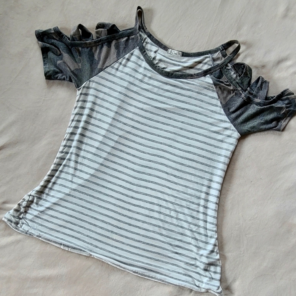 Camo + Stripes Short Sleeve Cold-Shoulder Top | Women's Size M